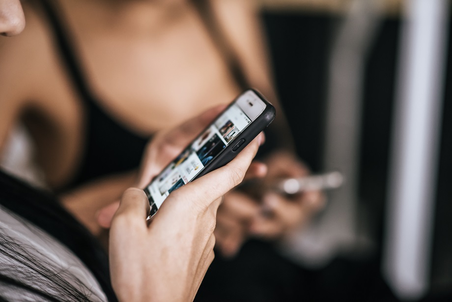 Why E Commerce Is Important Nowadays? (Why Is It Working) | KNKV Group - mobile smartphone